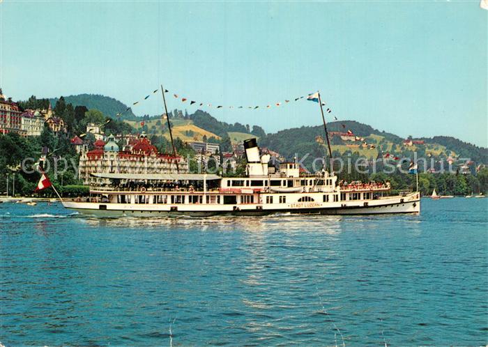 Dampfer Seitenrad Stadt Luzern Vierwaldstaettersee