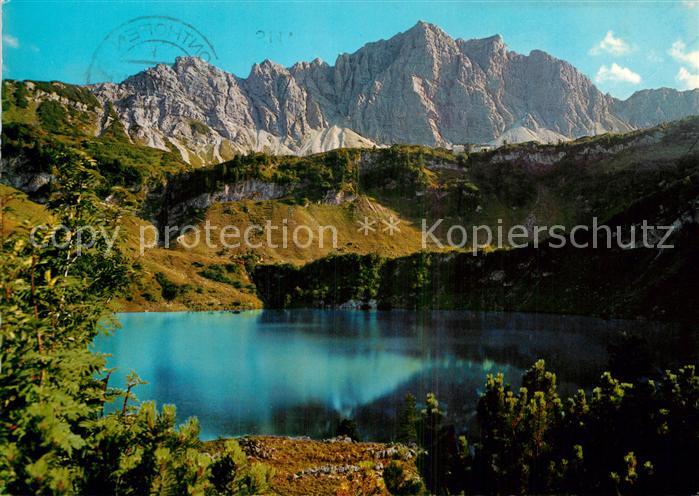 Landsbergerhuette am oberen Traualpsee mit Lachenspitze