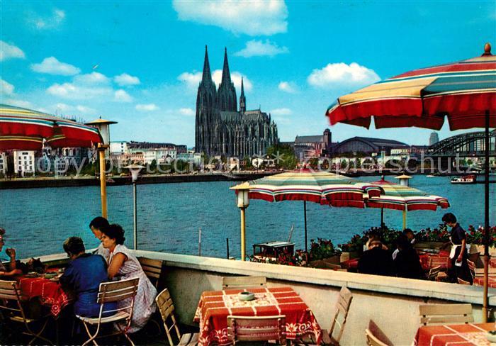 Koeln Rhein Rheinpartie mit Dom