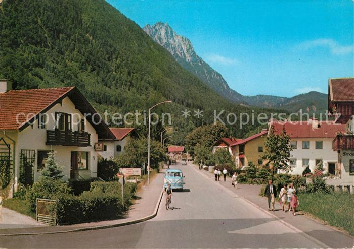 Piding Bahnhofstrasse mit Hochstaufen