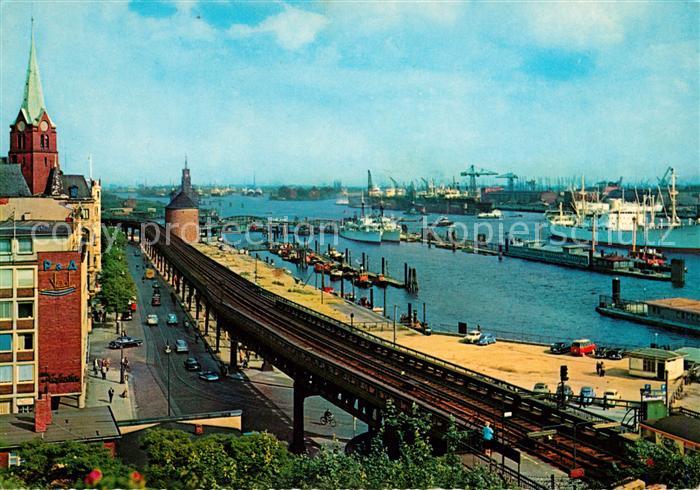 Hamburg Hafen mit ueberseebruecke