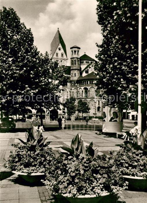 Koeln Rhein Mobiler Garten auf dem Neumarkt mit St Aposteln