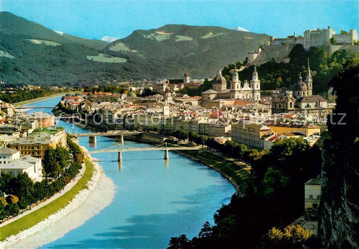 Salzburg Oesterreich mit Salzach und Burg