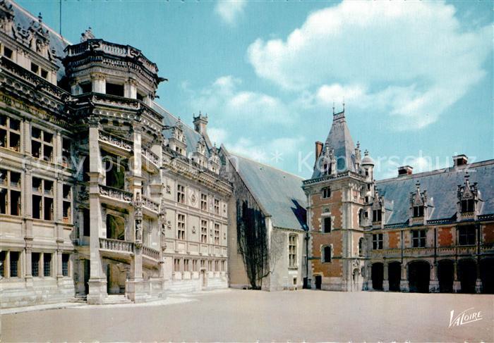 Blois 41 La cour d’honneur du chateau