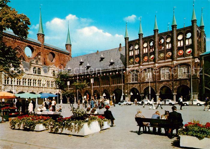 Luebeck Rathaus mit Marktplatz