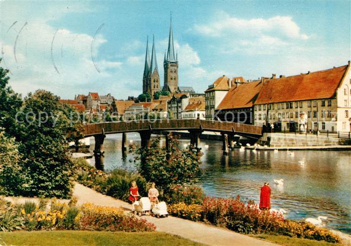 Luebeck Blick vom Malerwinkel mit Bruecke und Kirche