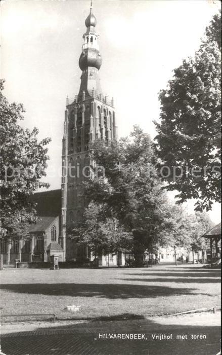 Hilvarenbeek Vrijthof met toren