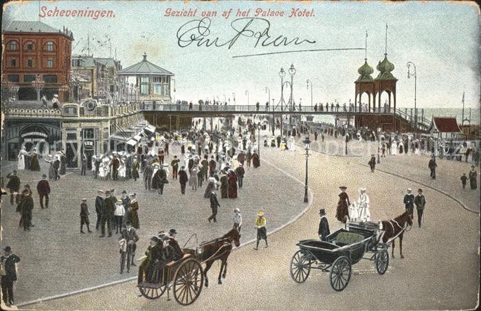 Scheveningen Gezicht van af het Palace Hotel Pferdek