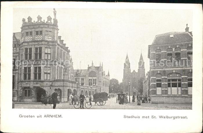 Arnhem Stadhuis met St Walburgstraat Kerk