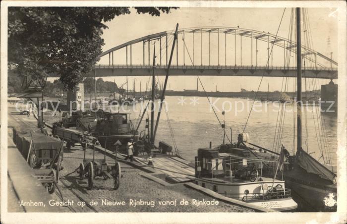 Arnhem Nieuwe Rijnbrug vanaf de Rifnkade Schiff