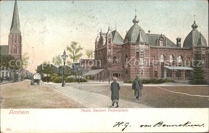 Arnhem Velperplein met Musis Sacrum