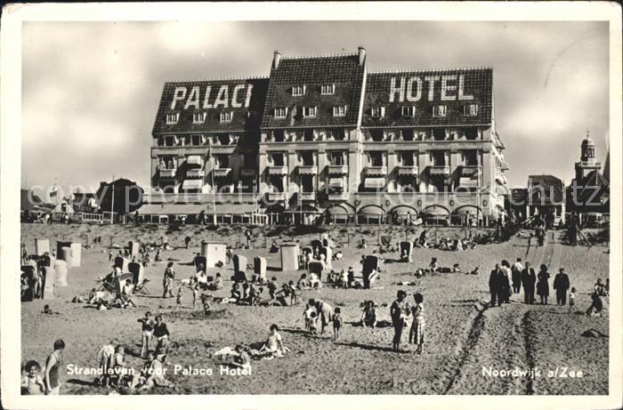 Noordwijk aan Zee  Strandleven voor Palace Hotel