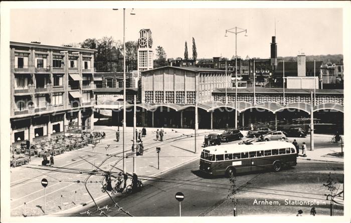 Arnhem Stationsplein Bahnhofsplatz Bus