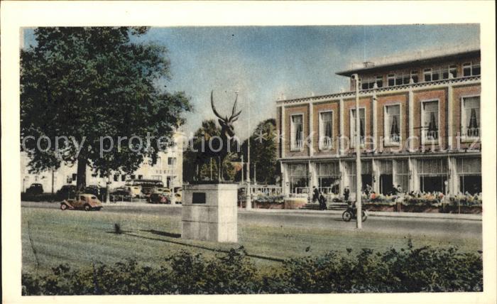 Arnhem Willemsplein met het Hert van Pompon Hirsch Skulptur