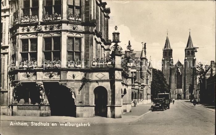Arnhem Stadhuis en Walburgskerk Rathaus Kirche