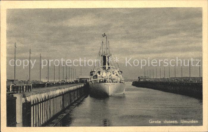 Ijmuiden Grote sluizen Dampfer Schleuse