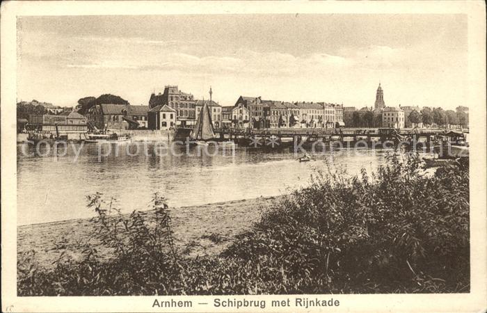 Arnhem Schipbrug met Rijnkade Schiffsbruecke Rhein