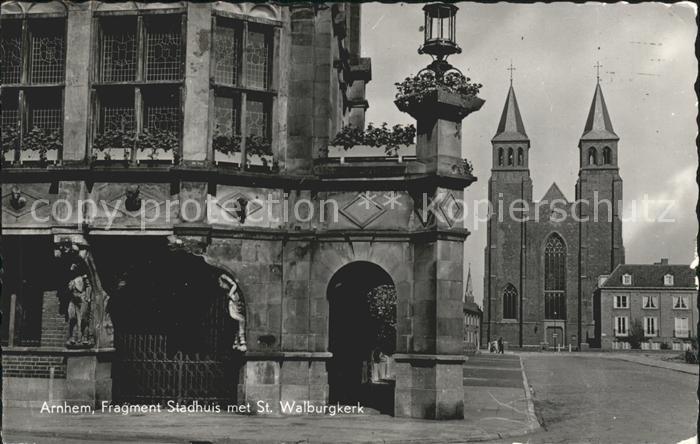 Arnhem Fragment Stadhuis met St Walburgkerk