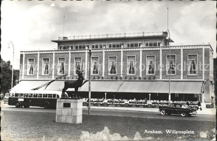 Arnhem Willemsplein met het Hert van Pompon Hirsch Skulptur
