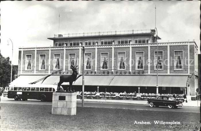Arnhem Willemsplein met het Hert van Pompon Hirsch Skulptur
