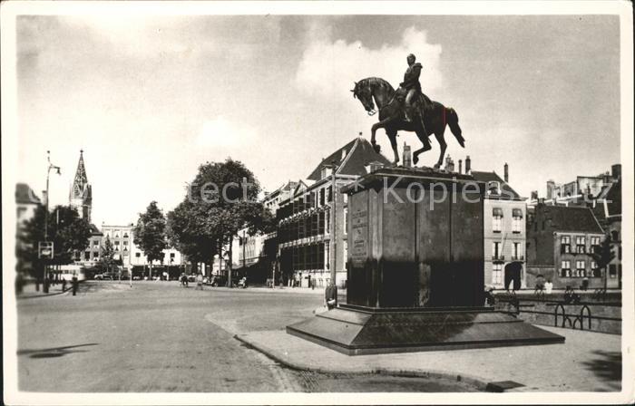 Den Haag Buitenhof met Standbeeld Willem II Denkmal