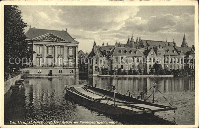 Den Haag Hofvijver met Mauritshuis en Parlementsgebouwen Kahn