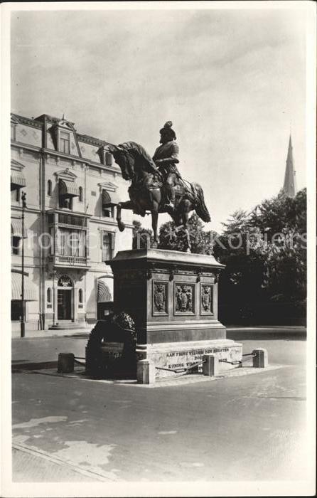 Den Haag Ruiterstandbeeld Prins Willem I Paleis Noordeinde