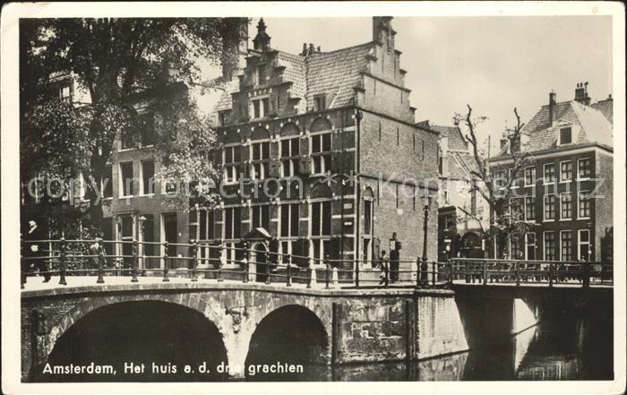 Amsterdam Niederlande Huis aan de drie grachten Bruecke