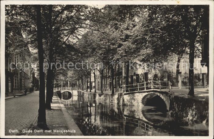 Delft Oude Delft met Meisjeshuis Bruecken