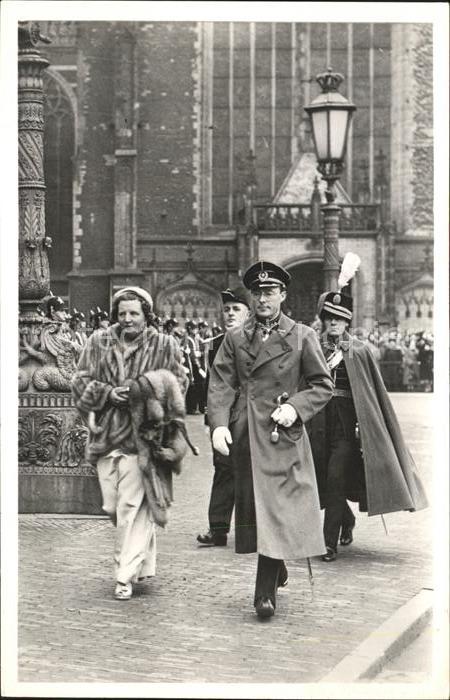 Adel Niederlande Koenigin Juliana Prinz Bernhard Nieuwjaarsreceptie Paleis Amste