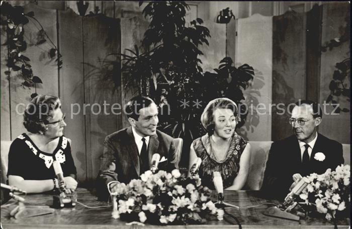 Adel Niederlande Prinzessin Beatrix Claus von Amsberg Verlobung Televisie uitzen