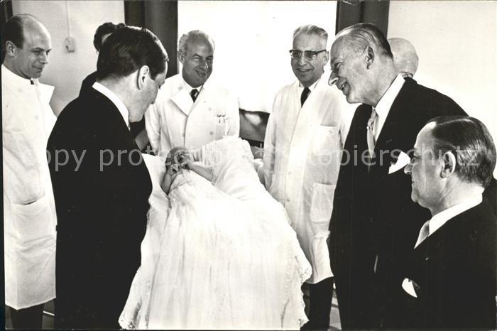 Adel Niederlande Prinz Claus Prinz Willem-Alexander Mr. De Ranitz Professor Beel