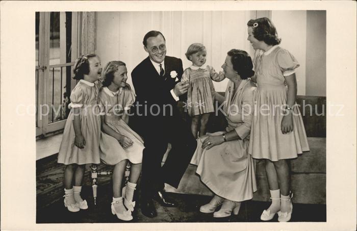 Adel Niederlande Koenigin Juliana Prinz Bernhard Prinzessinen Beatrix Irene Marg