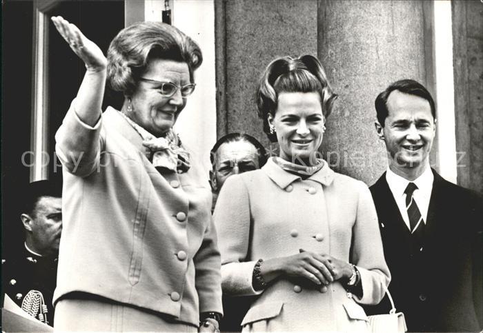 Adel Niederlande Koenigin Juliana Prinzessin Irene Prinz Carlos Koninginnedag