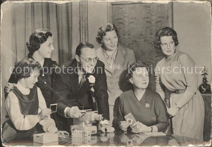 Adel Niederlande Koenigin Juliana Prinz Bernhard Prinzessinen Beatrix Irene Marg