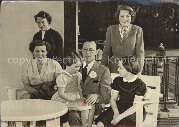 Adel Niederlande Koenigin Juliana Prinz Bernhard Prinzessinen Beatrix Irene Marg