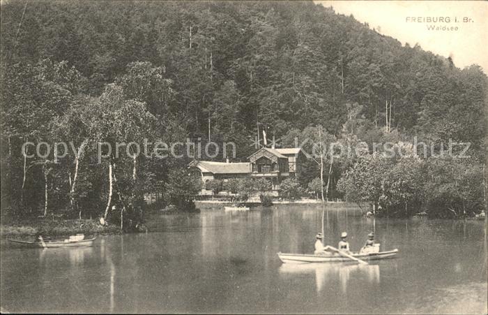 Freiburg Breisgau Bootspartie am Waldsee