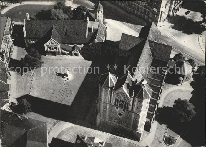 BRAUNSCHWEIG CITY Burgplatz mit Dom Burg Dankwarderode Fliegeraufnahme