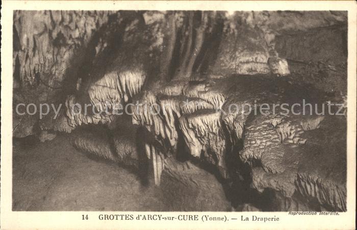 Hoehlen Caves Grottes Arcy-sur-Cure Draperie