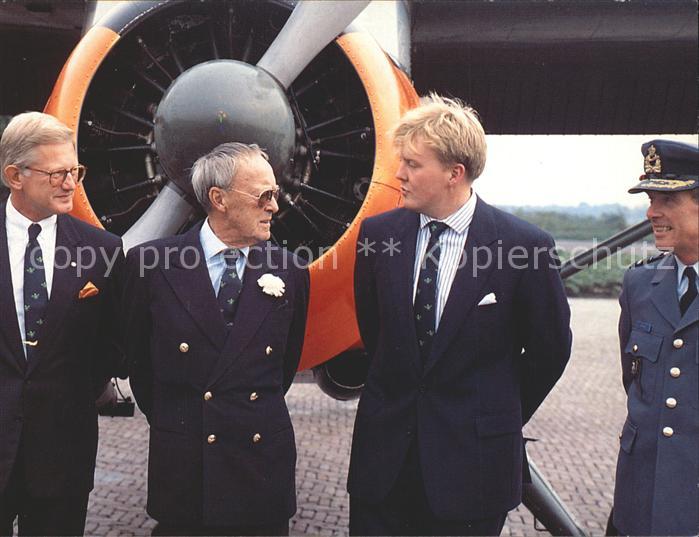 Adel Niederlande Willem Alexander Soesterberg Flugzeug