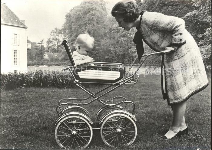 Adel Niederlande Prinzessin Beatrix Prinz Willem-Alexander Kinderwagen