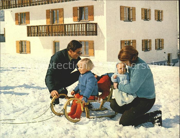 Adel Niederlande Prinzessin Beatrix Prinz Claus Kinder Winterurlaub Schlitten