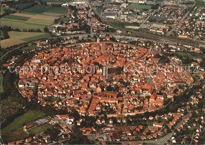Noerdlingen Stadtkern Romantische Strasse Fliegeraufnahme
