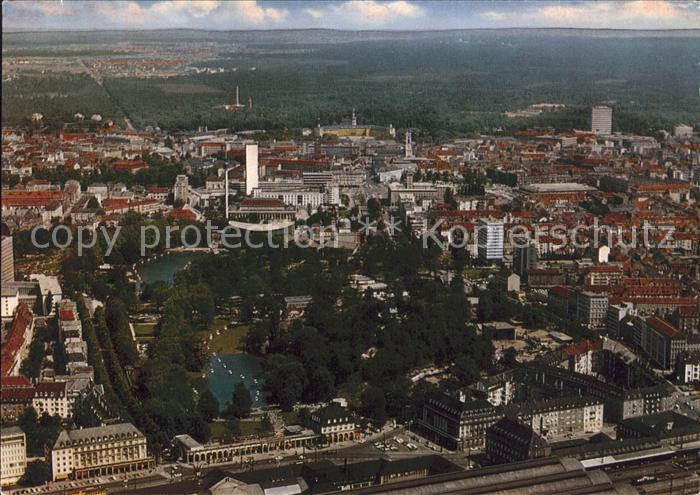 Karlsruhe Blick ueber Stadtgarten und Zoo Fliegeraufnahme