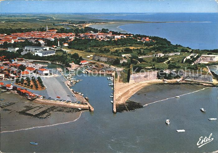 Ile d Oleron Chateau d Oleron Vue aerienne Port Droite Fortifications