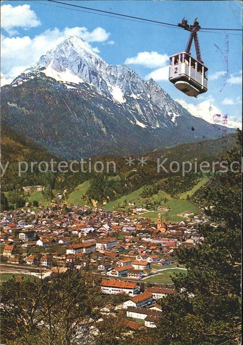 Mittenwald Bayern Karwendelbahn gegen Wettersteinspitze und Alpspitze Hoehenluft