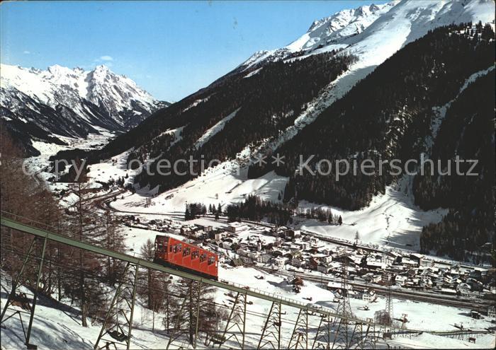 St Anton Arlberg mit Kandaharbahn Bergbahn Panorama Wintersportplatz