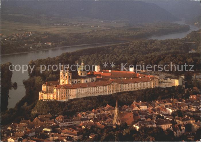 Melk Donau Stift Melk Wachau Fliegeraufnahme