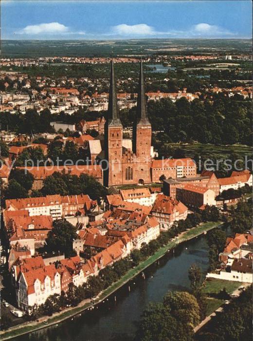 LueBECK  CITY Fliegeraufnahme mit Kirche