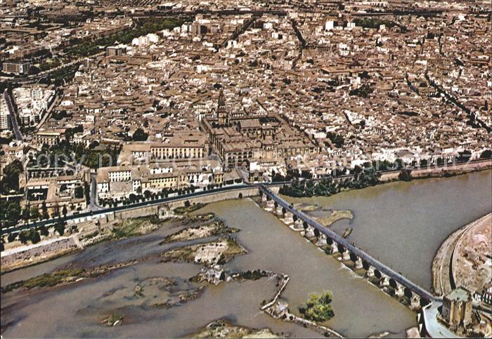 Cordoba Andalucia Fliegeraufnahme Bruecke Fluss